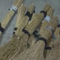 جاروی دستی خوب ضخیم یکیش دوتا جارو میشه