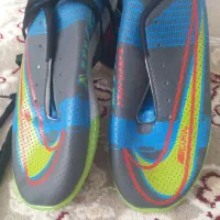 کفش سالنی فوتسال