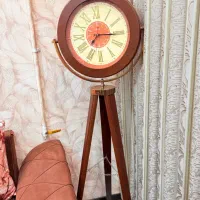 ساعت ایستاده سه پایه چوبی