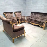 مبل کلاسیک قهوه ای تکیه گاه بلند