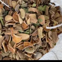 پوست بادام خشک