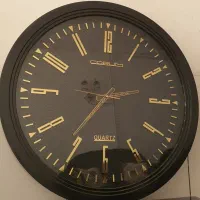 ساعت دیواری ی بزرگ