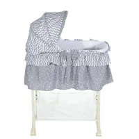 گهواره کنار مادر