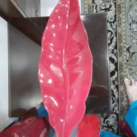 دکوری طرح برگ قرمز