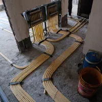 به دو شاگرد ساده نیازمندیم