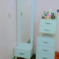 تختخواب گهواره‌ای و آینه قدی وبقلی