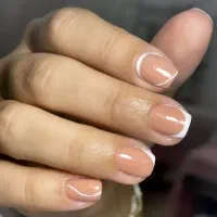 خدمات زیبایی و کاشت ناخن