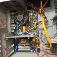 کیس و میز کامپیوتر|رایانه رومیزی|دهاقان, |دیوار