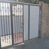 درب آهنی پارکینگ. دروازه