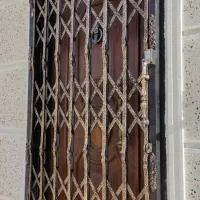 حفاظ در پنجره نرده