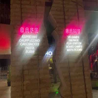 نیروی خدماتی سالن خانم