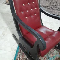 صندلی راک به همراه یک عدد میز تلویزیون