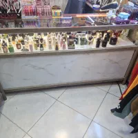 2 ویترین فلزی با نور پردازی