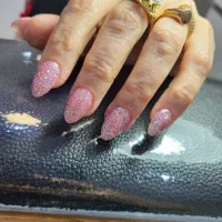 جشنواره ی کاشت و ترمیم ناخن با قیمت مناسب