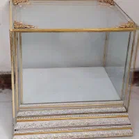باکس شیشه ای نقره و طلایی