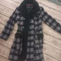 مانتو و مقداری لباس