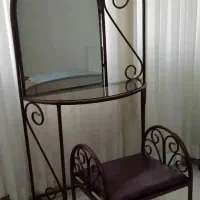 سرویس تخت دونفره میزآرایش وصندلی کاملا سالم
