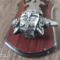 شمشیر دکوری فولادی و سنگین ، فقط سرش یکم جدا شده|کلکسیون اشیاء عتیقه|قم, نیروگاه|دیوار