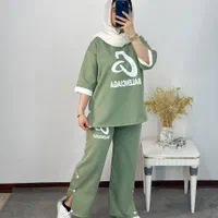 نیرو در پوشاکی زنانه