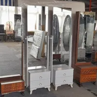 آینه ایستاده متحرک
