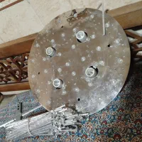 یک لوسترسقفی باز شده