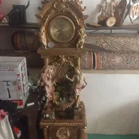 ساعت سه تیکه هست آبنما هم داره با پمپ داخلش