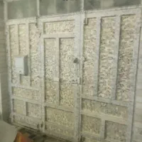 درب آهنی قدیمی سه لنگه|مصالح و تجهیزات ساختمان|اهر, |دیوار