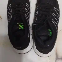 یک کتانی نو  اصلا استفاده نشده وشیک با سایز ۳۷