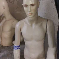 چند عدد مانکن مردانه و زنانه