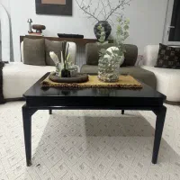 میز وسط مشکی