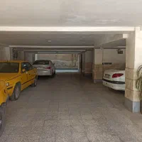 هم خانه آقاتا۲۸سال|اجارهٔ آپارتمان|کرج, حاجی آباد|دیوار