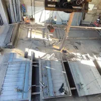 جوشکار درب،کارگر پیمانی،جوشکاری،صنعتکار‌صنایع فلزی