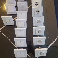 ۱۷ عدد کلید پریز  ۸۰۰ تومن