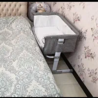 تخت کنار مادر