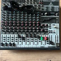 میکسر Behringer 1832FX  کاملاً سالم و تمیز