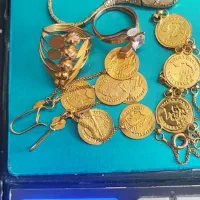 دستبد و گوشواره سکه ای،انگشتر پنج گوی و نگیندار