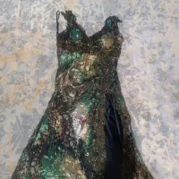 لباس مجلسی|لباس|محلات, |دیوار