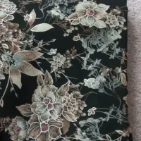 چادر رنگی دوخته شده