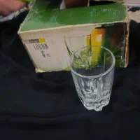 لیوان و سالاد خوری