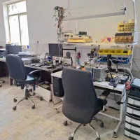 کار آموز الکترونیک و مکانیک با محل اسکان