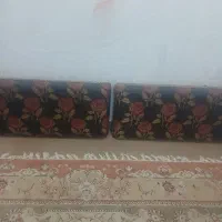 ۴ عدد پشتی سالم و قالی ۹ متری سالم