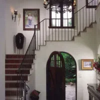 هم خونه خانم
