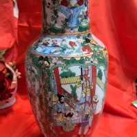 تعدادی گلدان گل مرغی با قدمت حداقل50 سال