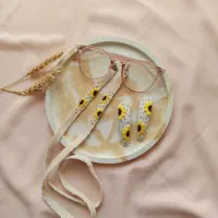 بندعینک گلدوزی شده|زیورآلات و اکسسوری|اصفهان, ستار|دیوار