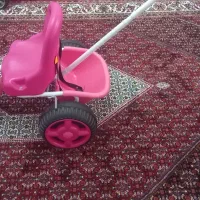 سه چرخه صورتی رنگ