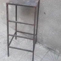 چهار پایه فلزی