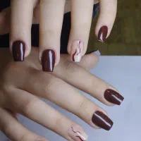 خدمات زیبایی از جمله کاشت و ترمیم ناخن