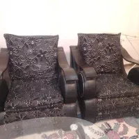 یک دست مبل راحتی بفروش می‌رسد