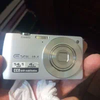 دوربین دوسه بار استفاده شده فقط باطری میخوا