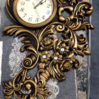 ساعت دیواری.